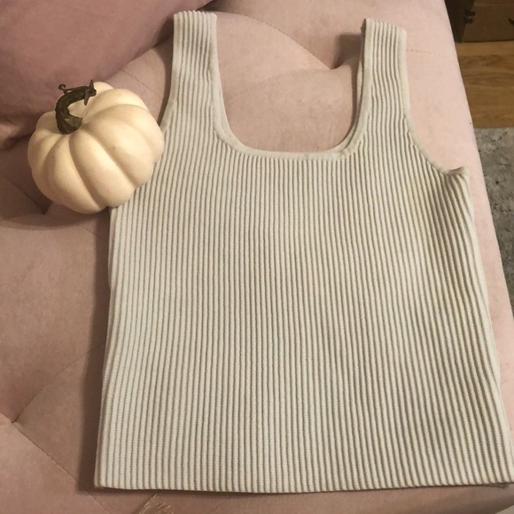 Forever 21 Tops - F21 • White Tank Top • Size Small